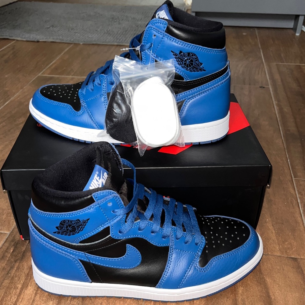 Air Jordan 1 High OG “Dark Marina Blue”